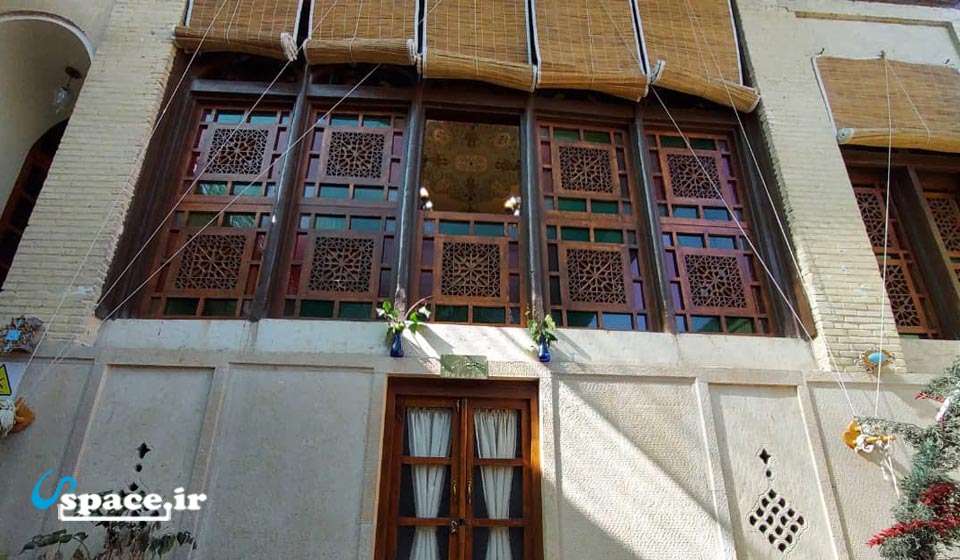 نمای محوطه هتل سنتی اشرفیه - شیراز